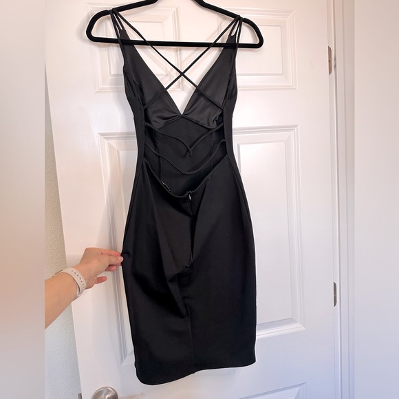 Lulu’s strappy back bodycon dress - Picture 1 of 5